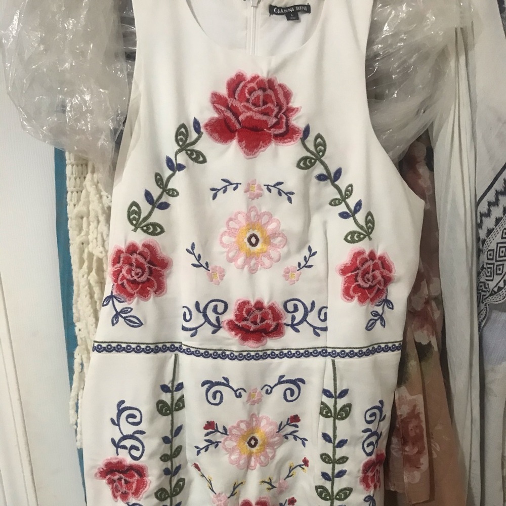 Gianni Bini flower dress